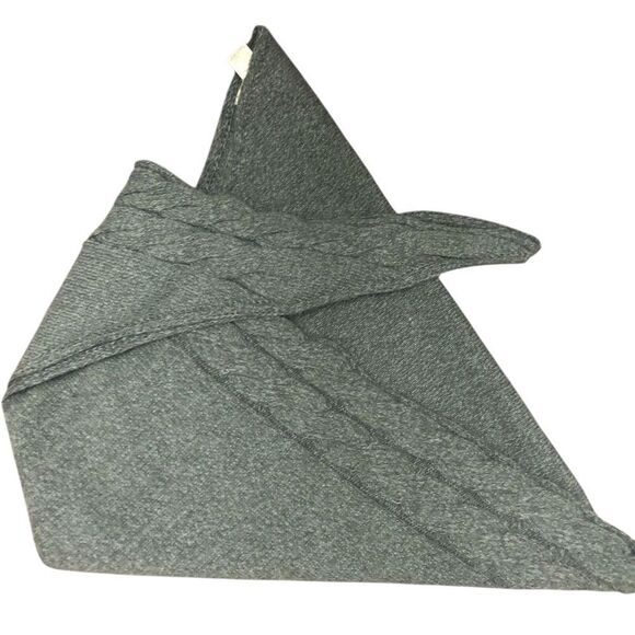 Free People Womens Cable Knit Triangle Scarf Grey OS NWOT inked tag. - Picture 6 of 8